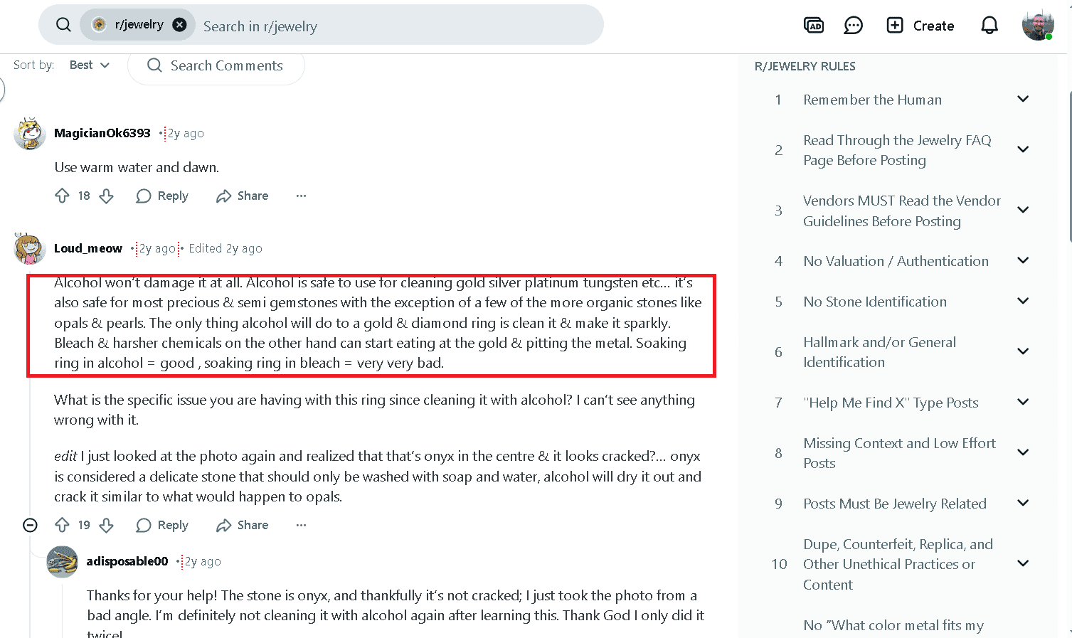 Pure gold doesn't tarnish when exposed to alcohol. Pure gold doesn't tarnish when exposed to alcohol.