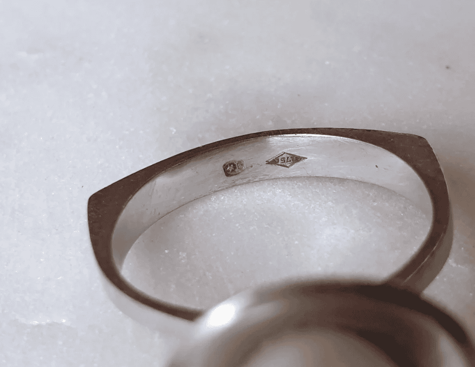 18k white gold hallmark on a white gold ring